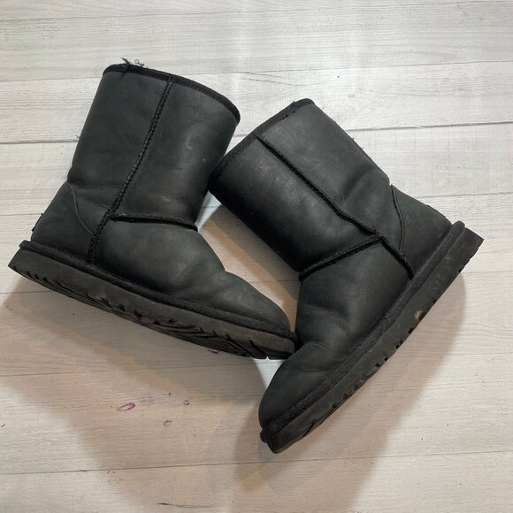Ugg Classic Short black‎ Leather boots womens 6 - Picture 1 of 7